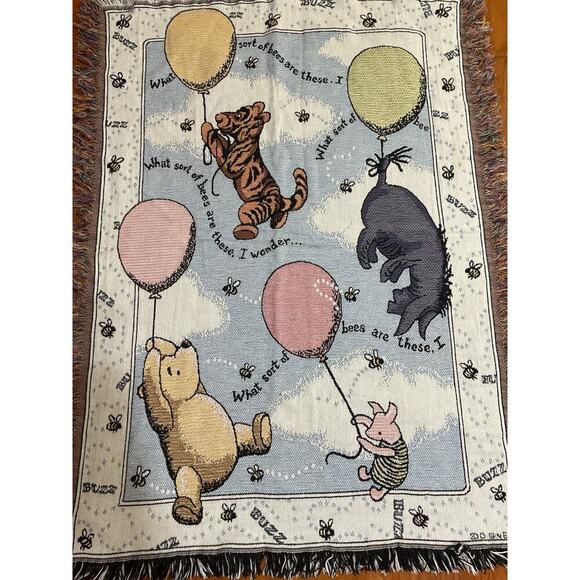 Disney Classic Winnie The Pooh Balloons Tapestry Blanket Throw Goodwin Weaver - Picture 2 of 5